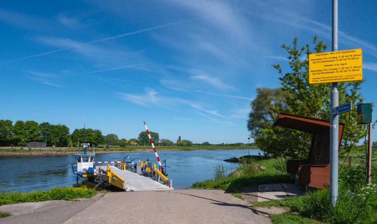 Herberg De Gouden Leeuw Бронкхорст Екстериор снимка